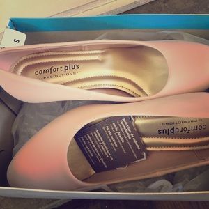 Brand new never worn blush pumps!