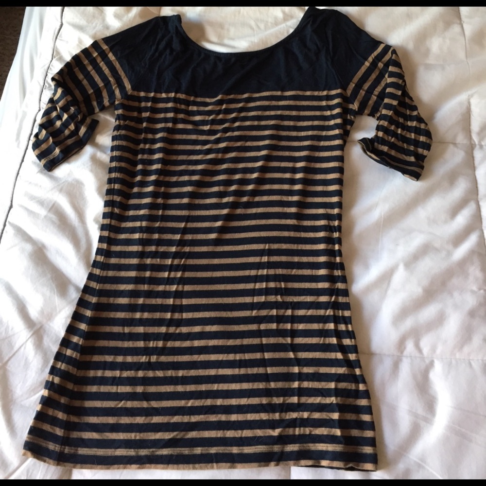Stripped Club Monaco Tee with low back. Sz S