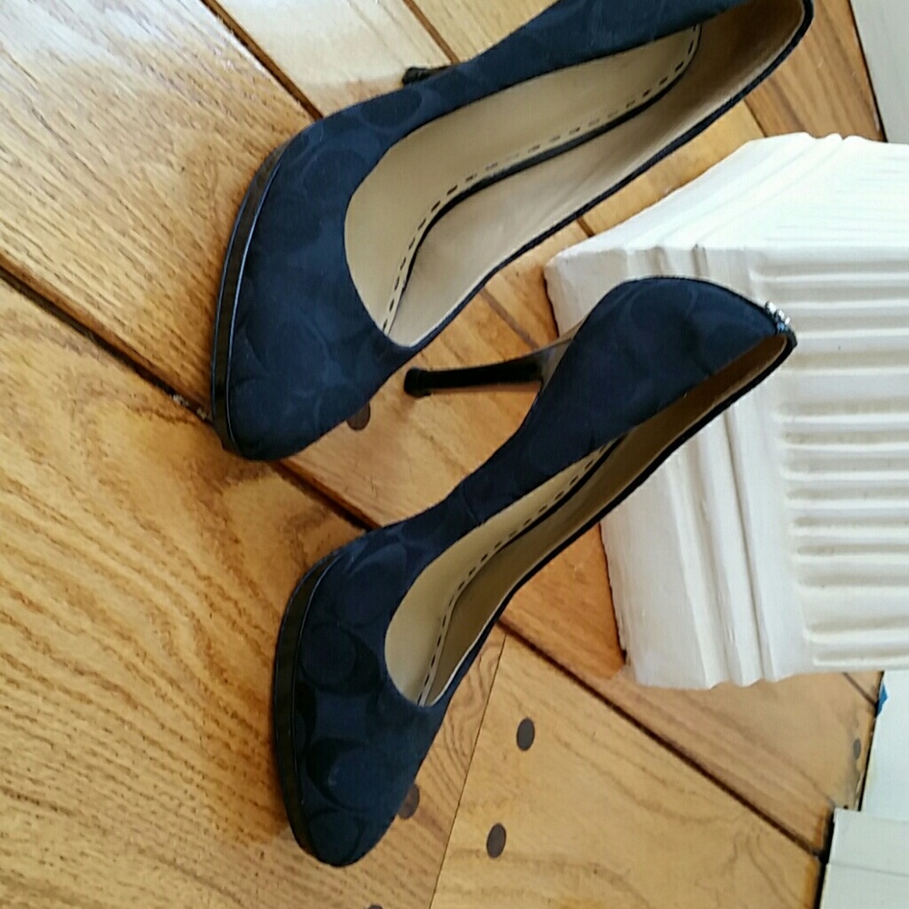 Coach black heel shoes