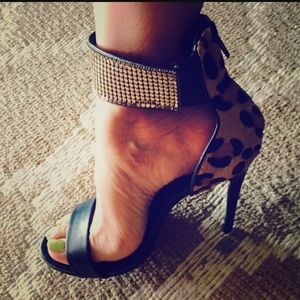 Steve Madden Magnitude Heels
