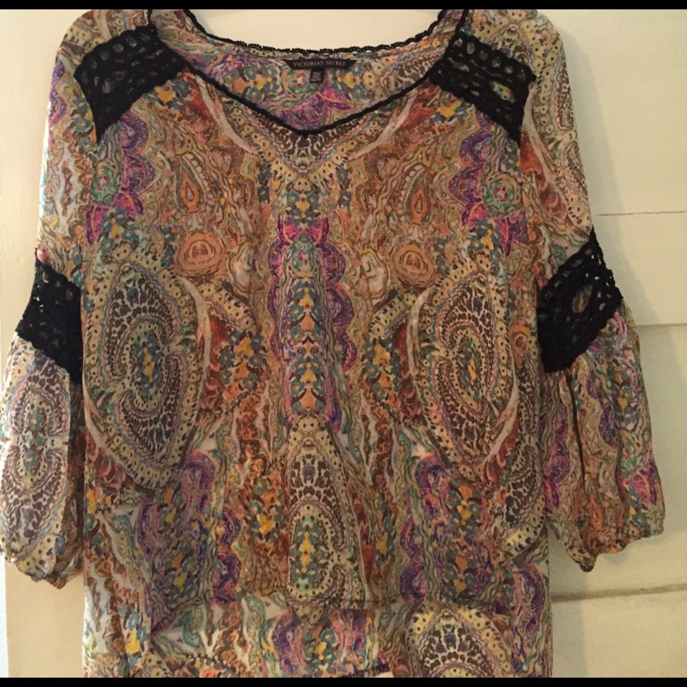 Beautiful Paisley Victoria Secret blouse 💗