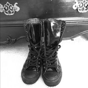 EUC BLACK PATENT, HI-RISE CONVERSE 6-7