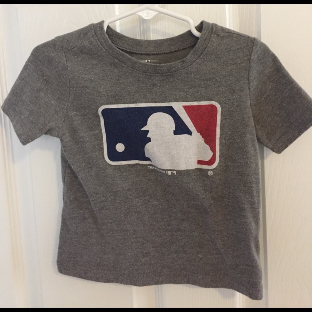 MLB tshirt size 2t
