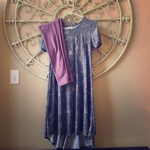 XXS Carly and OS leggings outfit