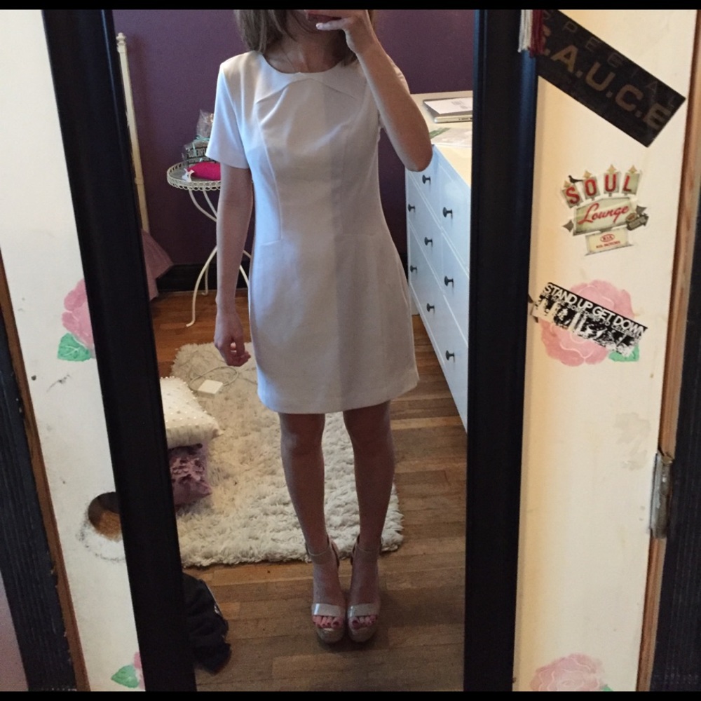 White short sleeve dress