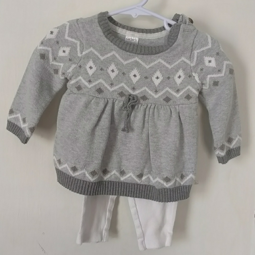 Sweater and leggings outfit