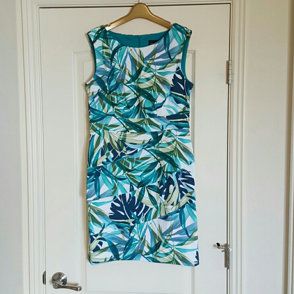 Tropical print sheath dress with tiers on front