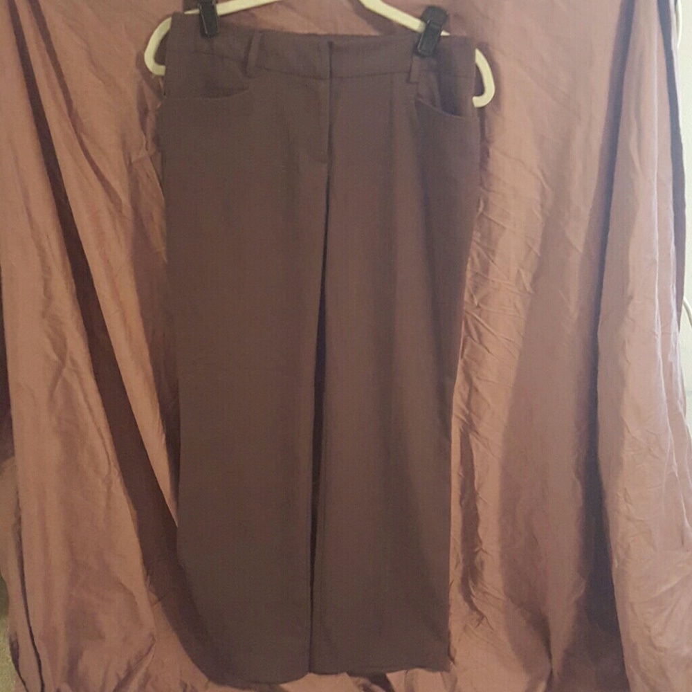 Apt 9 Curvy Fit slacks. Size 4