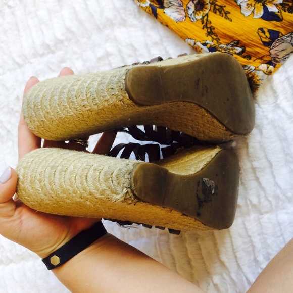 🎉HP🎉Me Too | Brown Strappy Slide Wedges - Picture 5 of 7