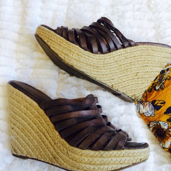 🎉HP🎉Me Too | Brown Strappy Slide Wedges - Picture 6 of 7