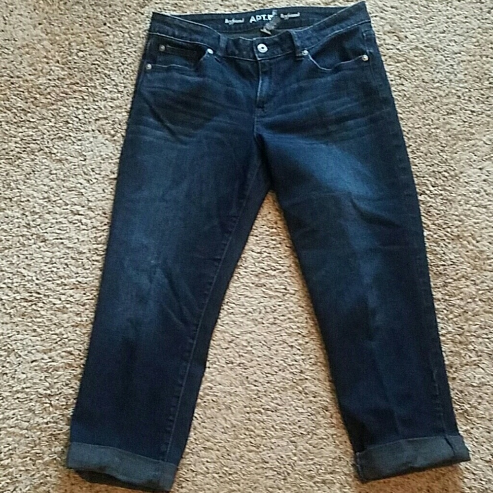 Stonewash denim boyfriend capris