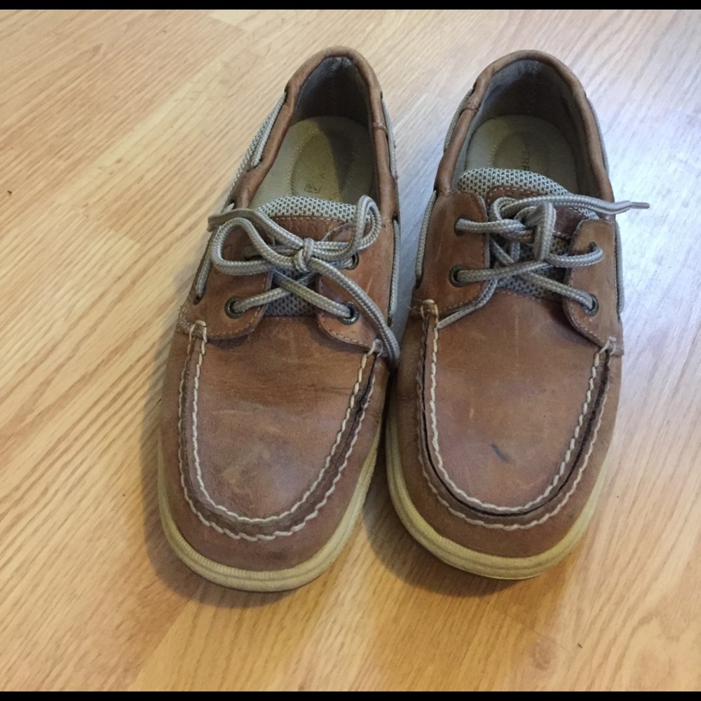 Size 7 women's sperrys