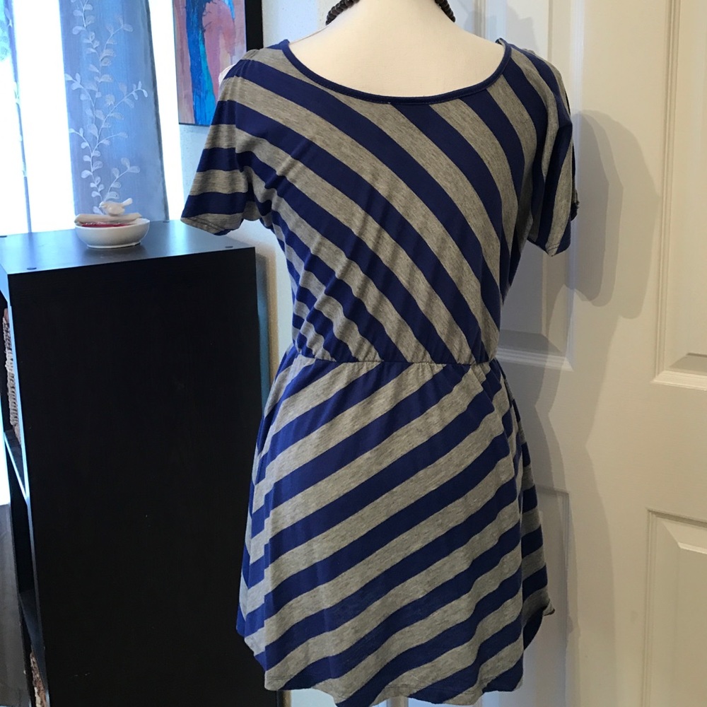 cold shoulder striped Pink Rose dress - Picture 2 of 3