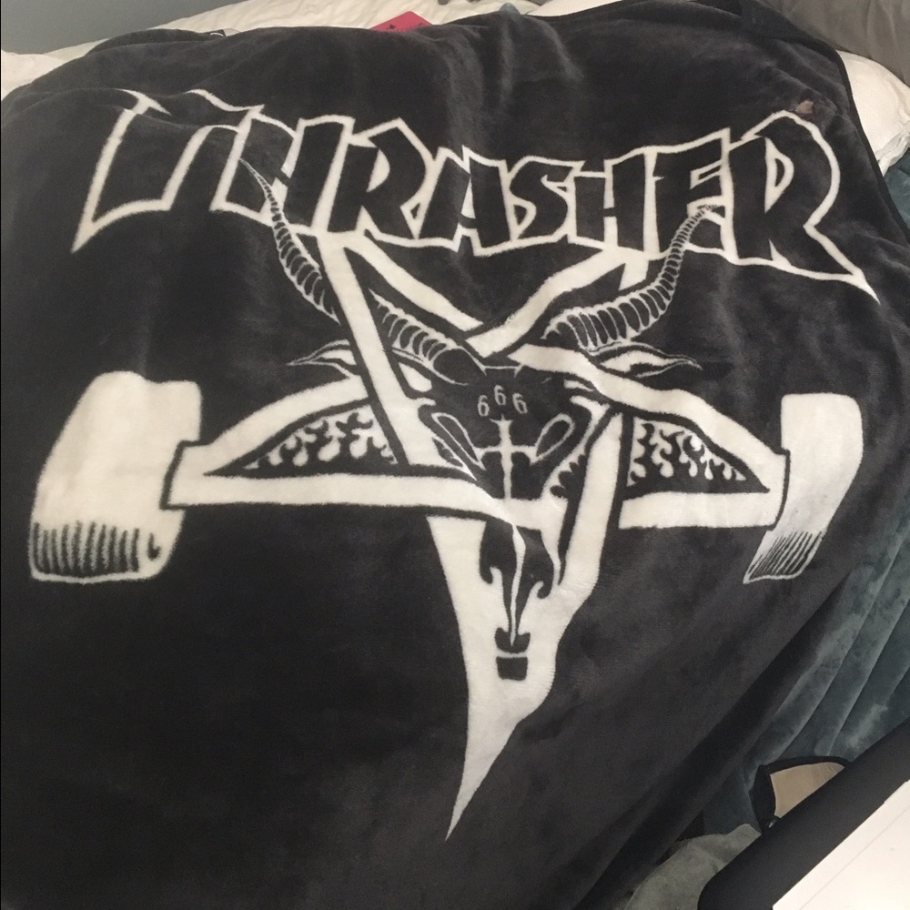 Thrasher blanket