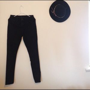 Levi's black hi rise