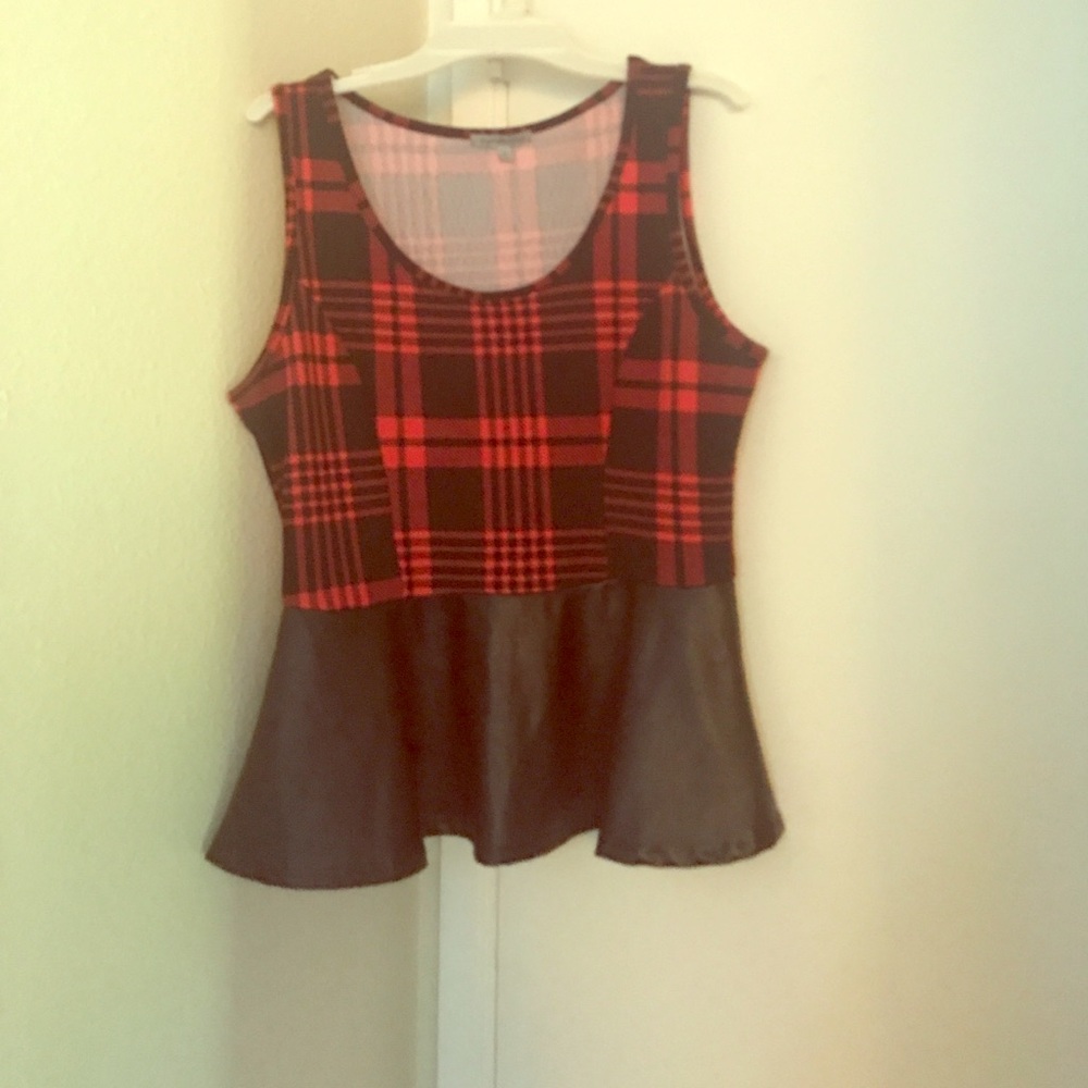 Cute top red and black