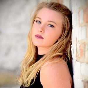 Meet your Posher, Abby