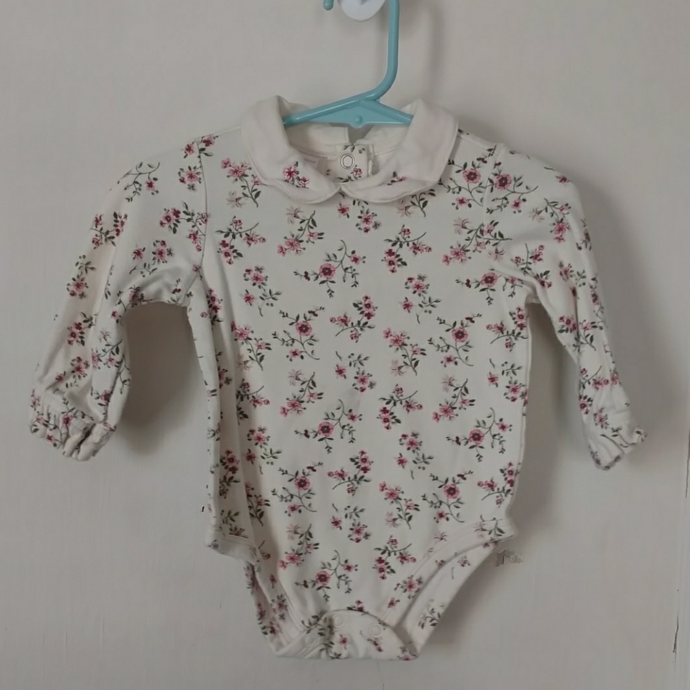 Baby girl's onsie