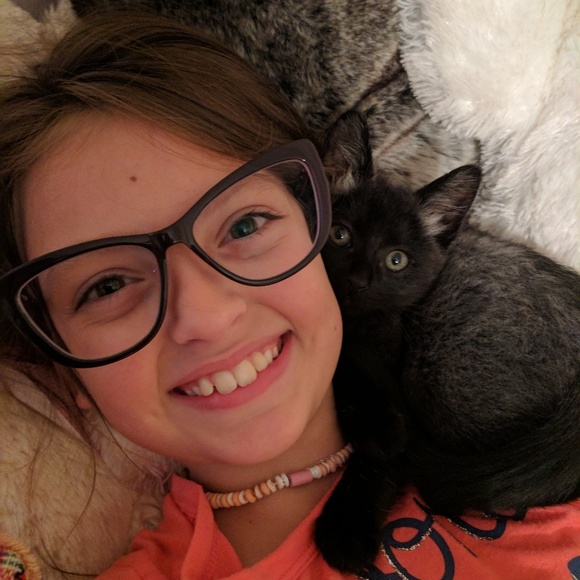 Meet your Posher, Dori - Picture 2 of 7