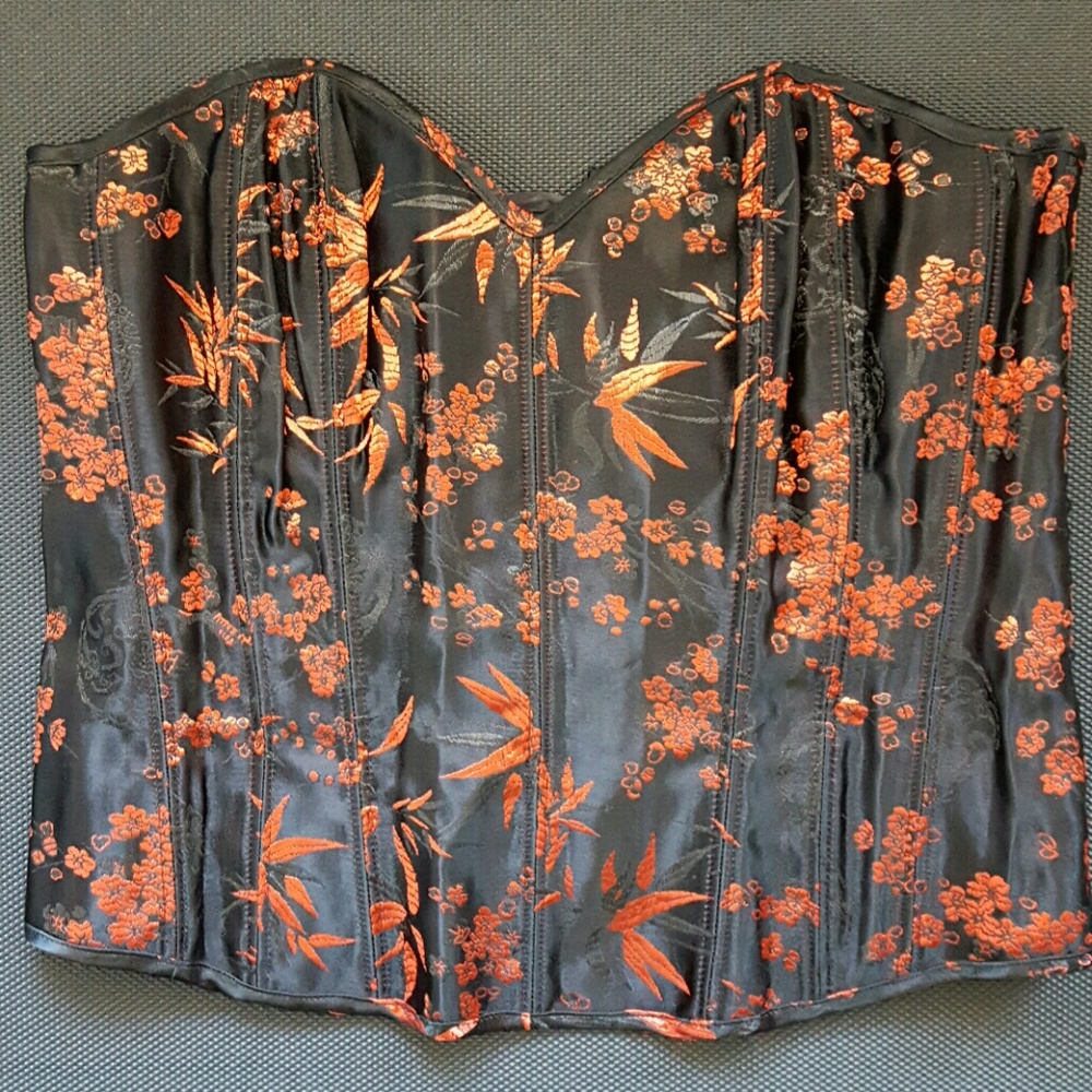 *DONATING* Black & red brocade fashion corset