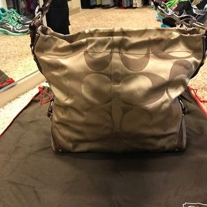 Authentic Coach Signature Carly Hobo (j0826-13306)