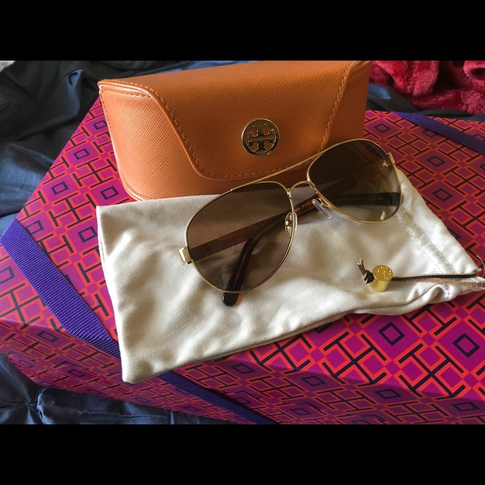 Gently used Tory Burch Aviator Sunglasses