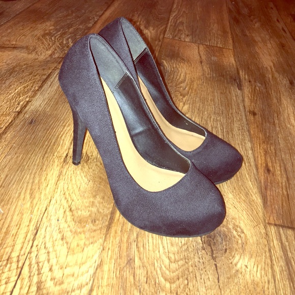 🌻sold🌻 Black Michael Antonio Suede Heels - Picture 1 of 3