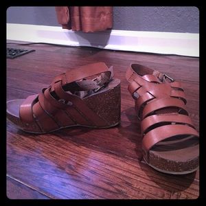 Blowfish wedges. Great for Summer/Spring🌼☀️🌻