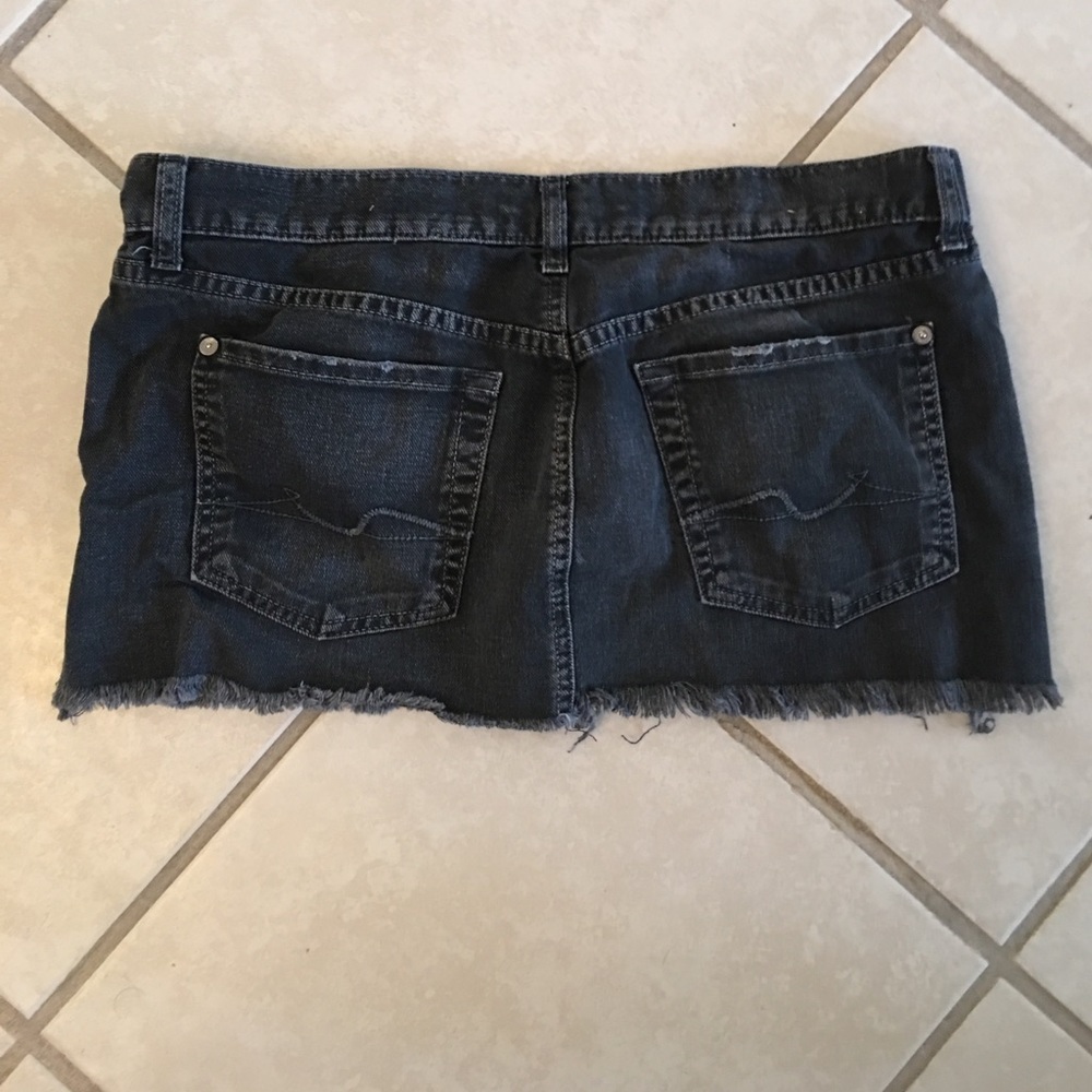 7 FOR ALL MANKIND MINI KIRT IN BLACK SZ 28