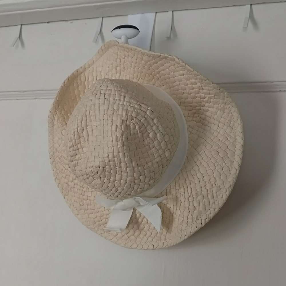 Infant girl's hat