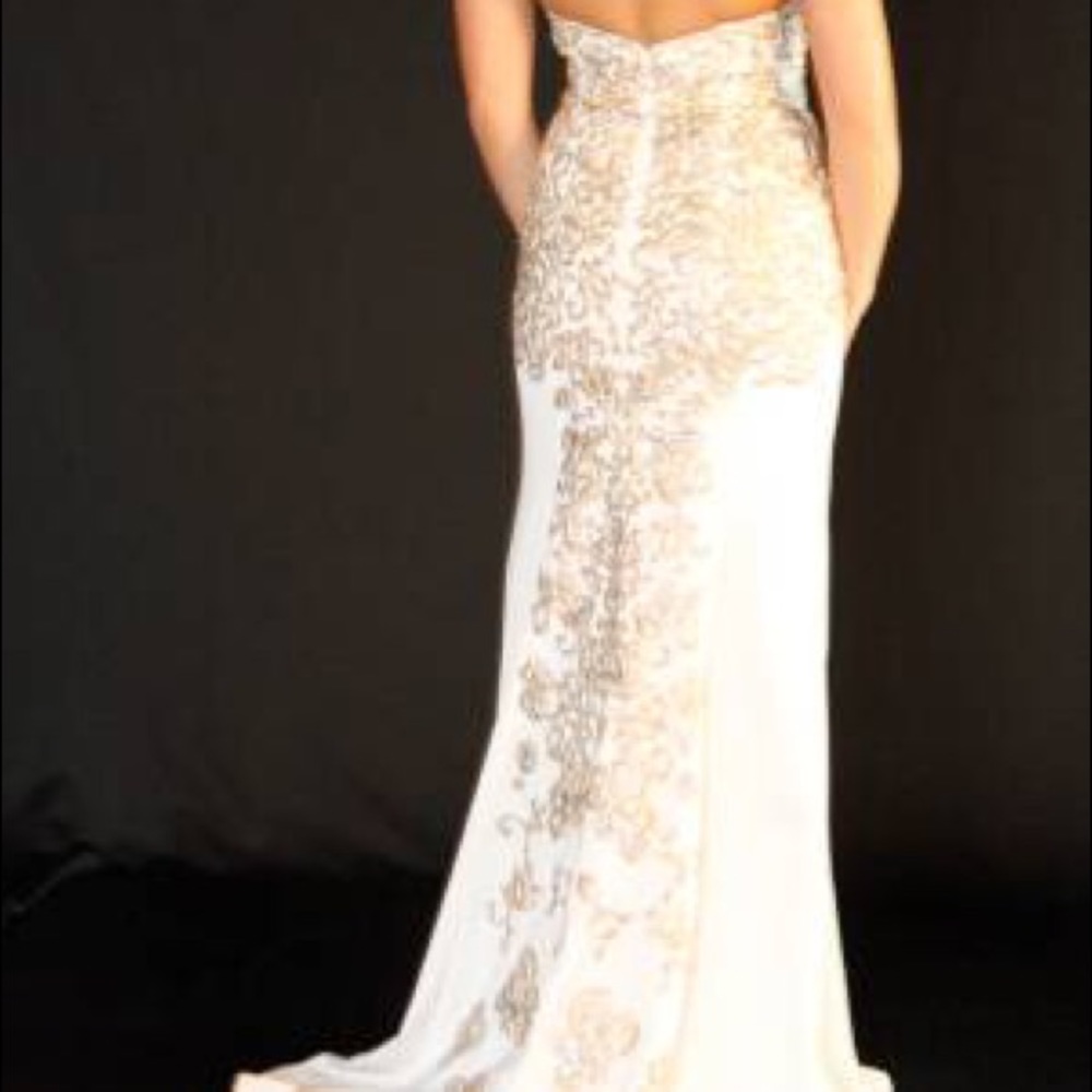 PROM SEASON!!! Jiovani evening ball formal gown