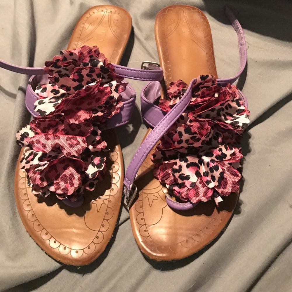 Super cute flowered sandals