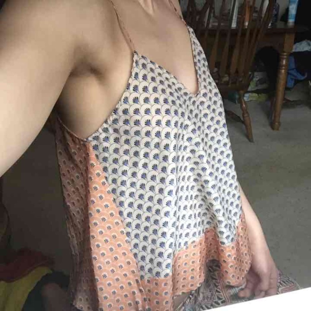 ✨✨EVERYTHING MUST GO✨✨ Flowy cami