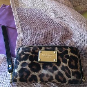 Michael Kors leopard wallet
