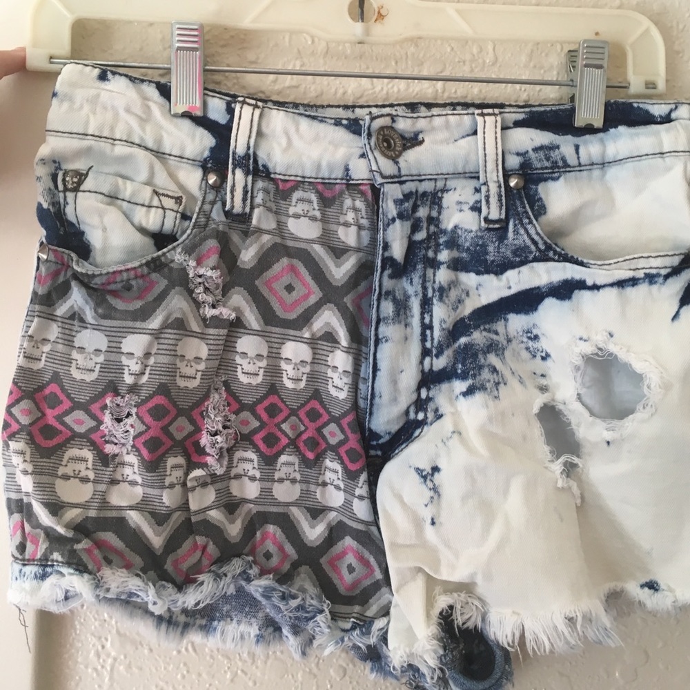 Denim acid washed shorts