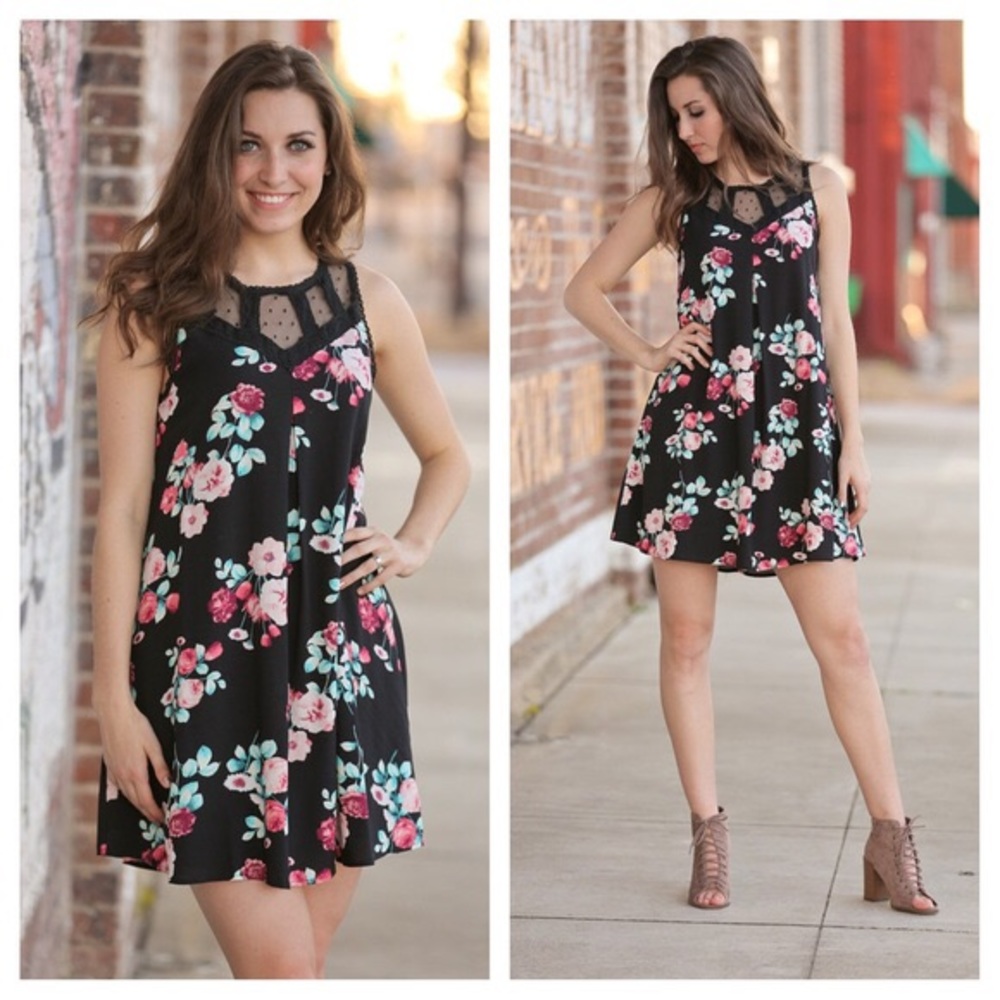 NEW Boutique Floral Lace Dress. - Picture 2 of 4