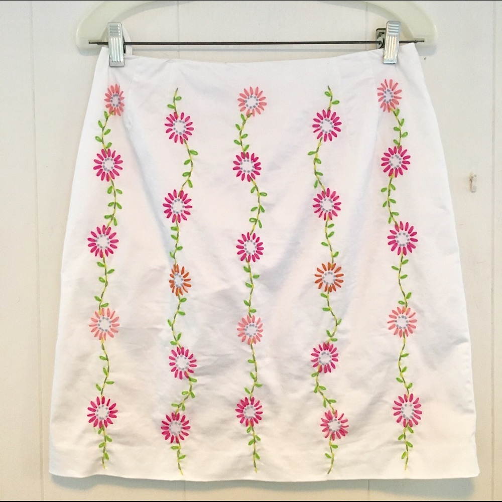 Talbots White Embroidered Flower skirt