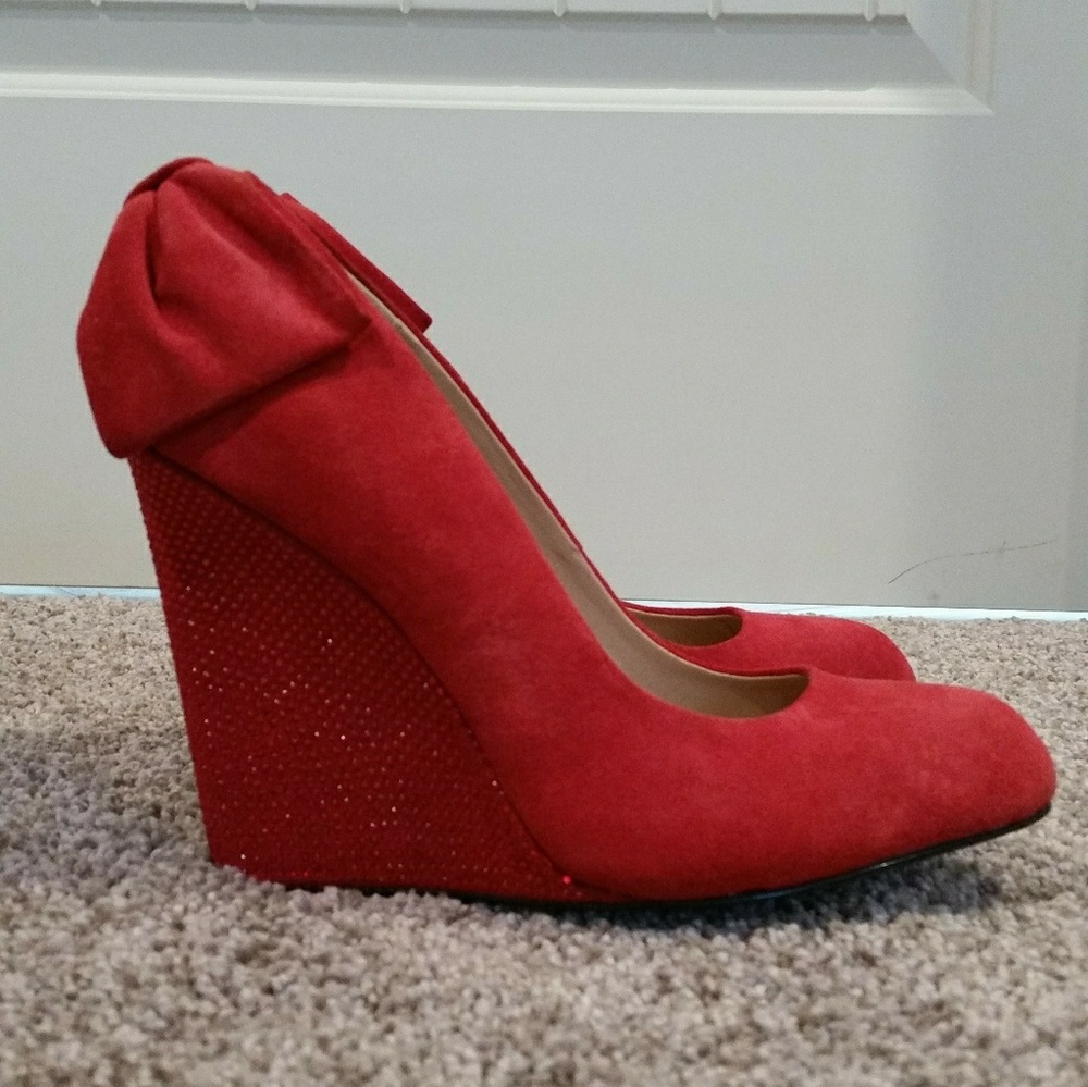 Betsey Johnson  wedges 7.5