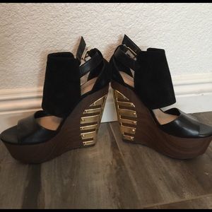 Gianni Bini black platforms