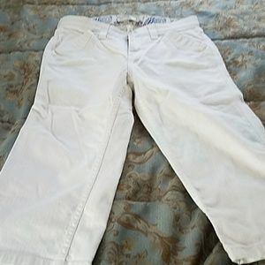 White levi denim Capri pants