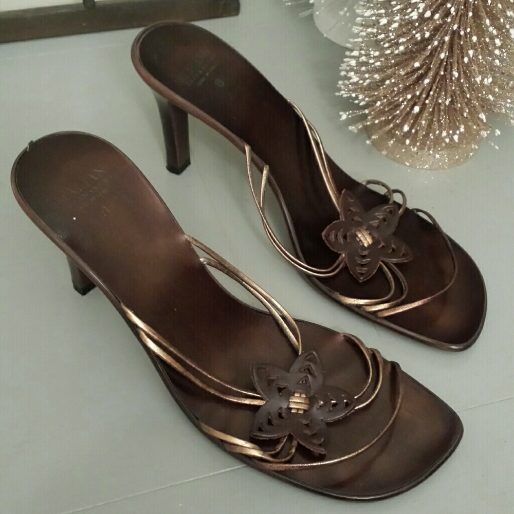 Woman's dress sandal