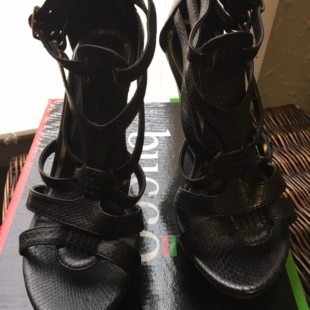 Bucco Snake Skin Wedges