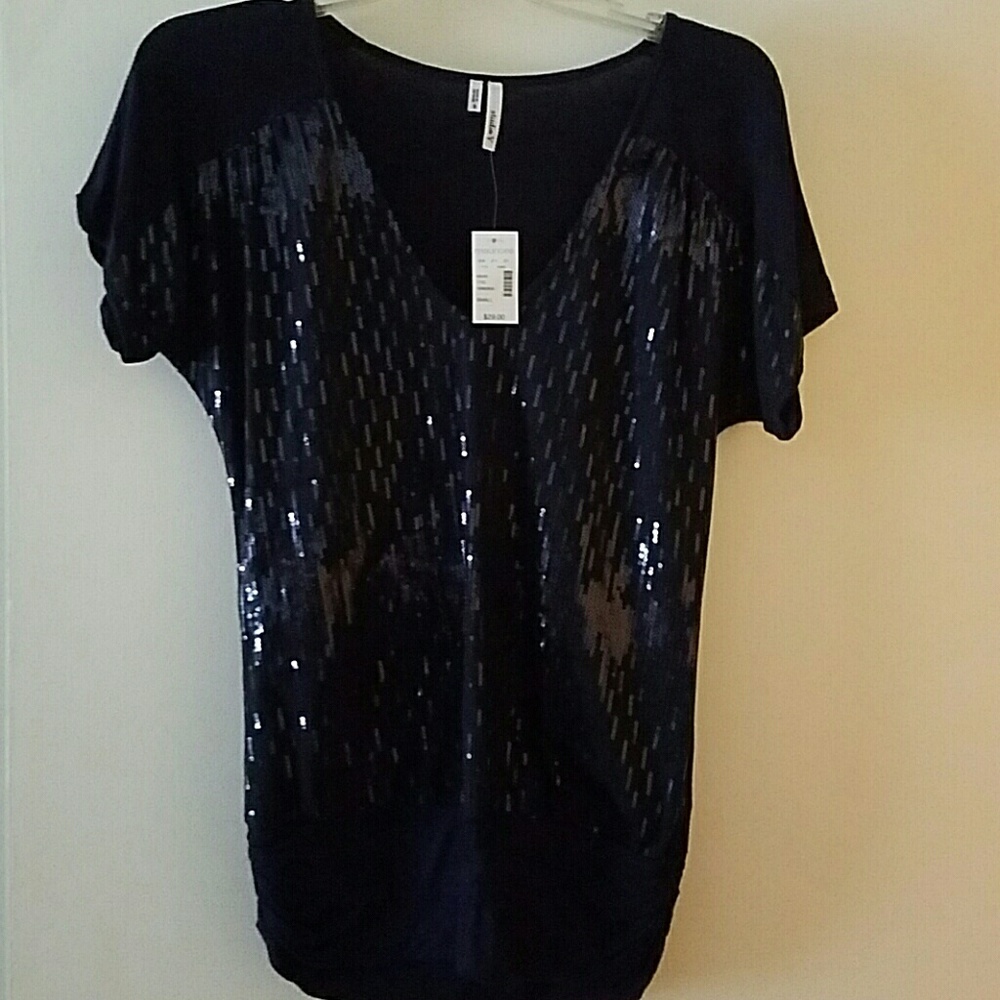 Dk blue rayon/spandex blend vneck w/sequined front