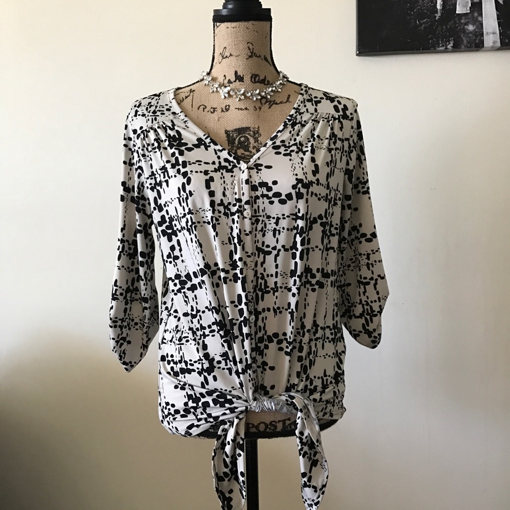 Verve Ami Front Tie Button Up Top White Black Dots