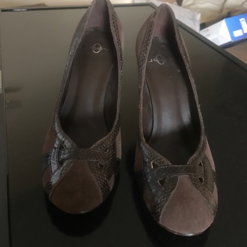 brown shade and leather shoes size 6