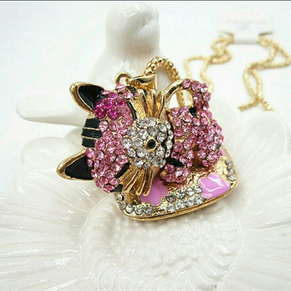 SUPER CUTE PINK CRYSTAL CAT NECKLACE - Picture 3 of 3
