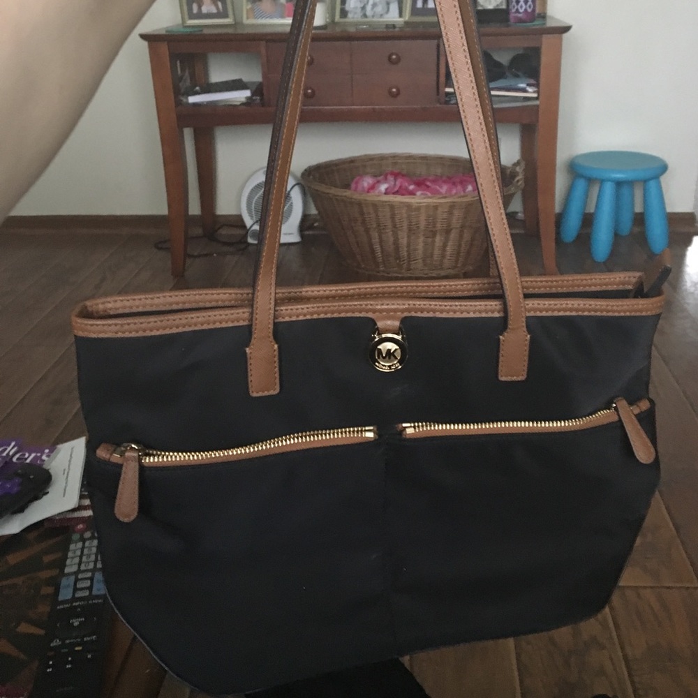 Michael kors Black nylon brown trim pink inside