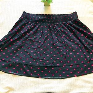 Black torrid skirt with lipstick kisses size 2