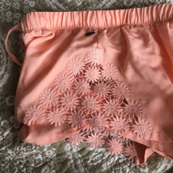 Peach Roxy shorts - Picture 3 of 3