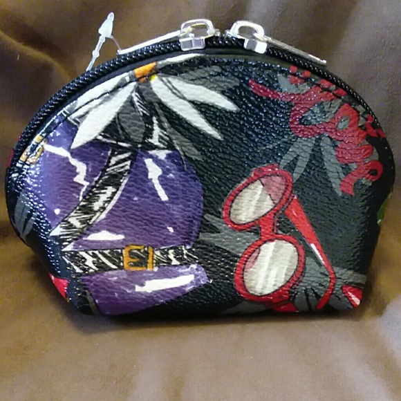 Shoe design coin purse. - Picture 2 of 6